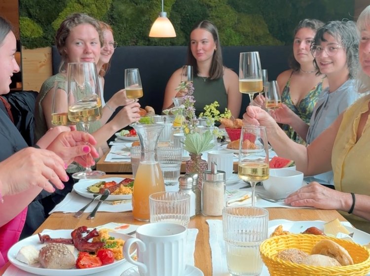 Gemeinsames Frühstück im Biohotel