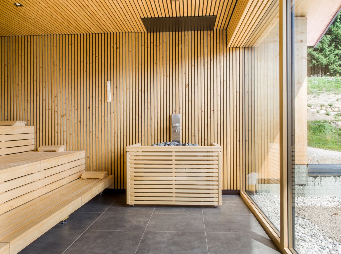 Biosauna im Wellnessbereich des Biohotels mit Bergblick